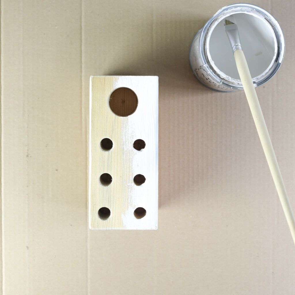 Stifthalter aus Holz mit Kreidefarbe lackieren