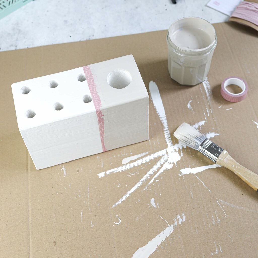 Stifthalter aus Holz mit Kreidelack lackieren