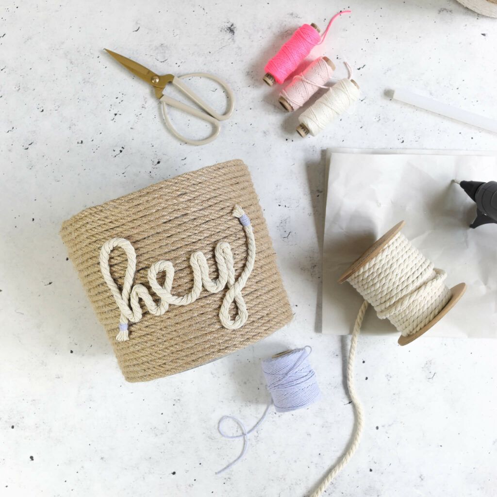 Kordel auf Blumentopf kleben