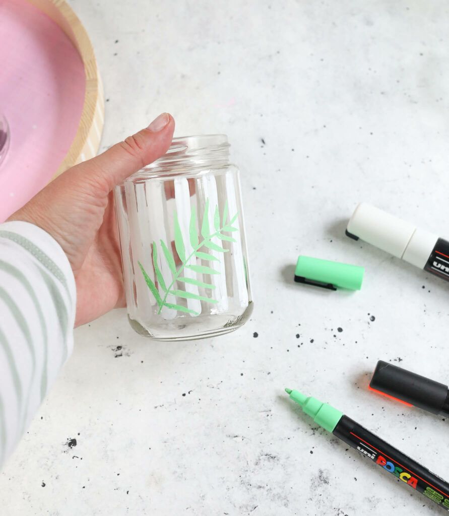 Gläser als Windlichter bemalen