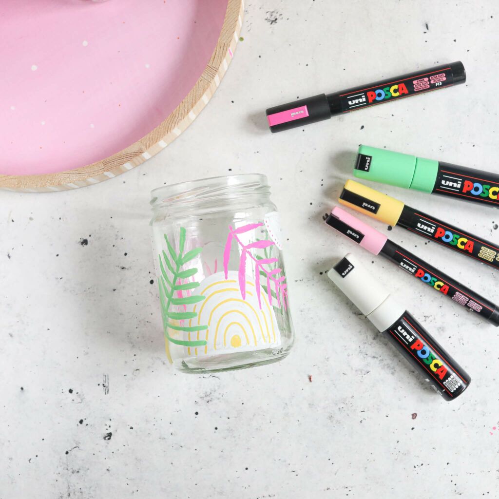 Windlichter mit Markern bemalen