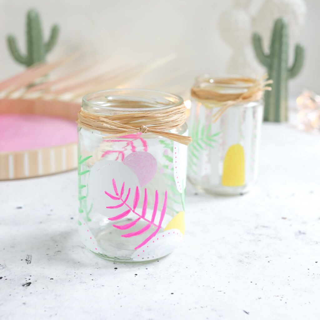 Windlichter mit Stiften verzieren