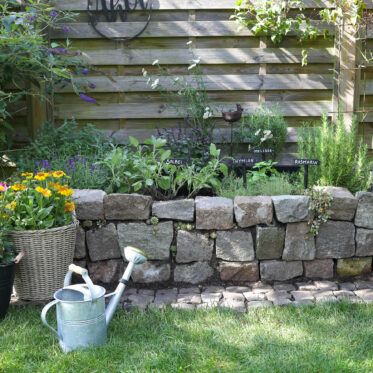 Kräuterbeet bauen mit torffreier Erde