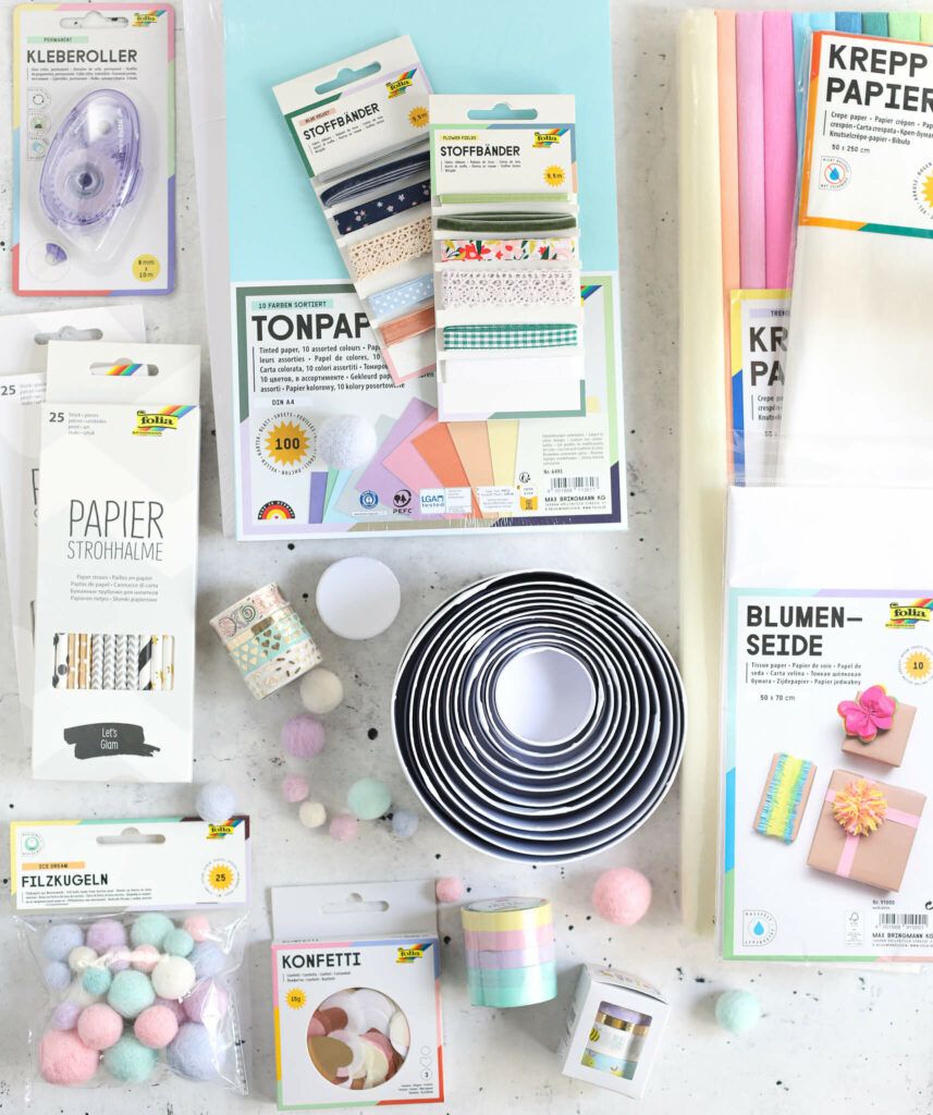 Bastelmaterial für Geburtstagstorte aus Papierschachteln