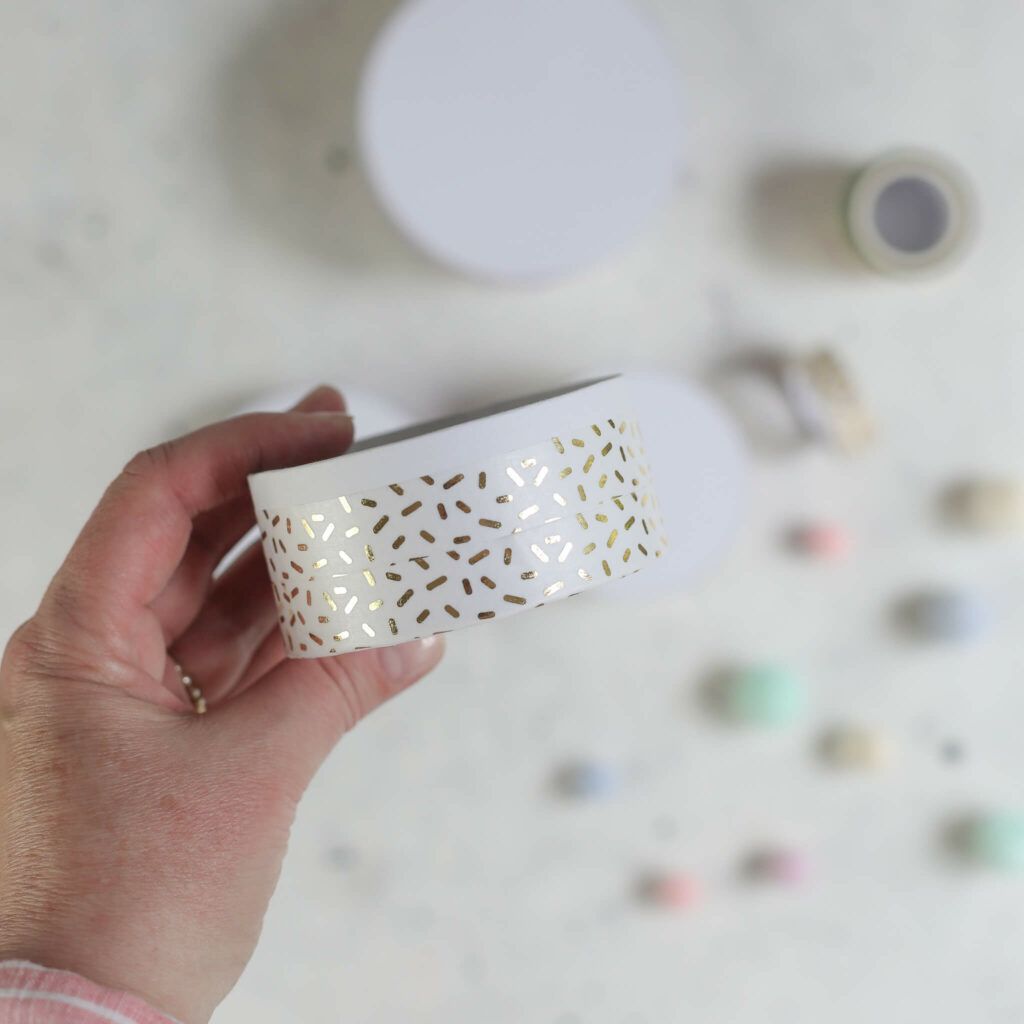 Schachtel mit Washi Tape bekleben