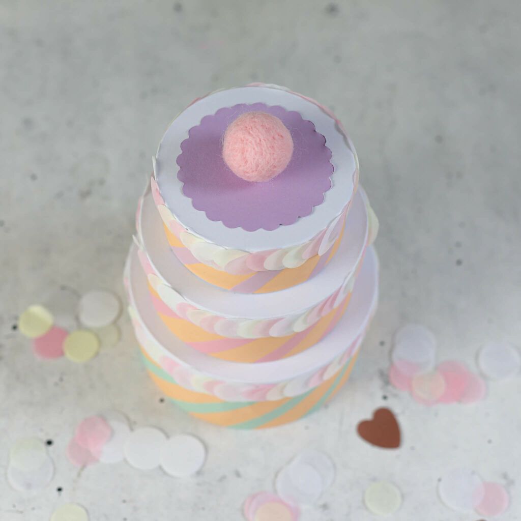 Geburtstagstörtchen aus Papierschachteln