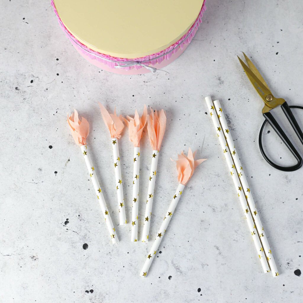 Kerzen aus Strohhalmen basteln