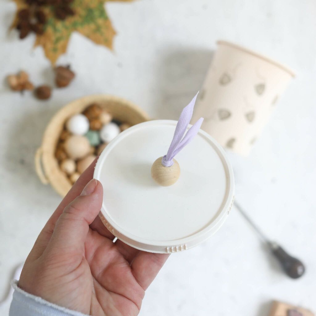 Deckel mit Holzkugel