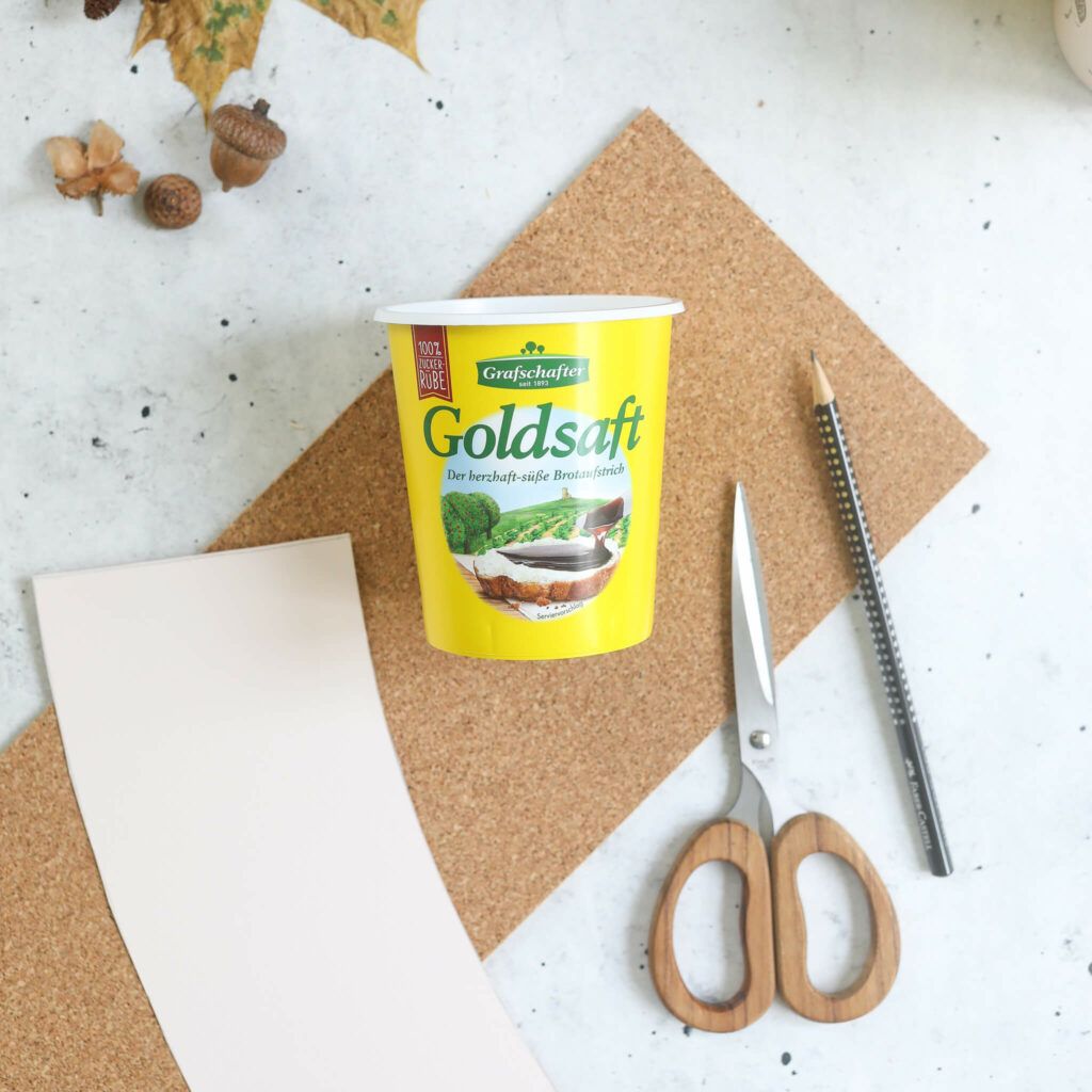 Aufbewahrungsdose mit Kork bekleben