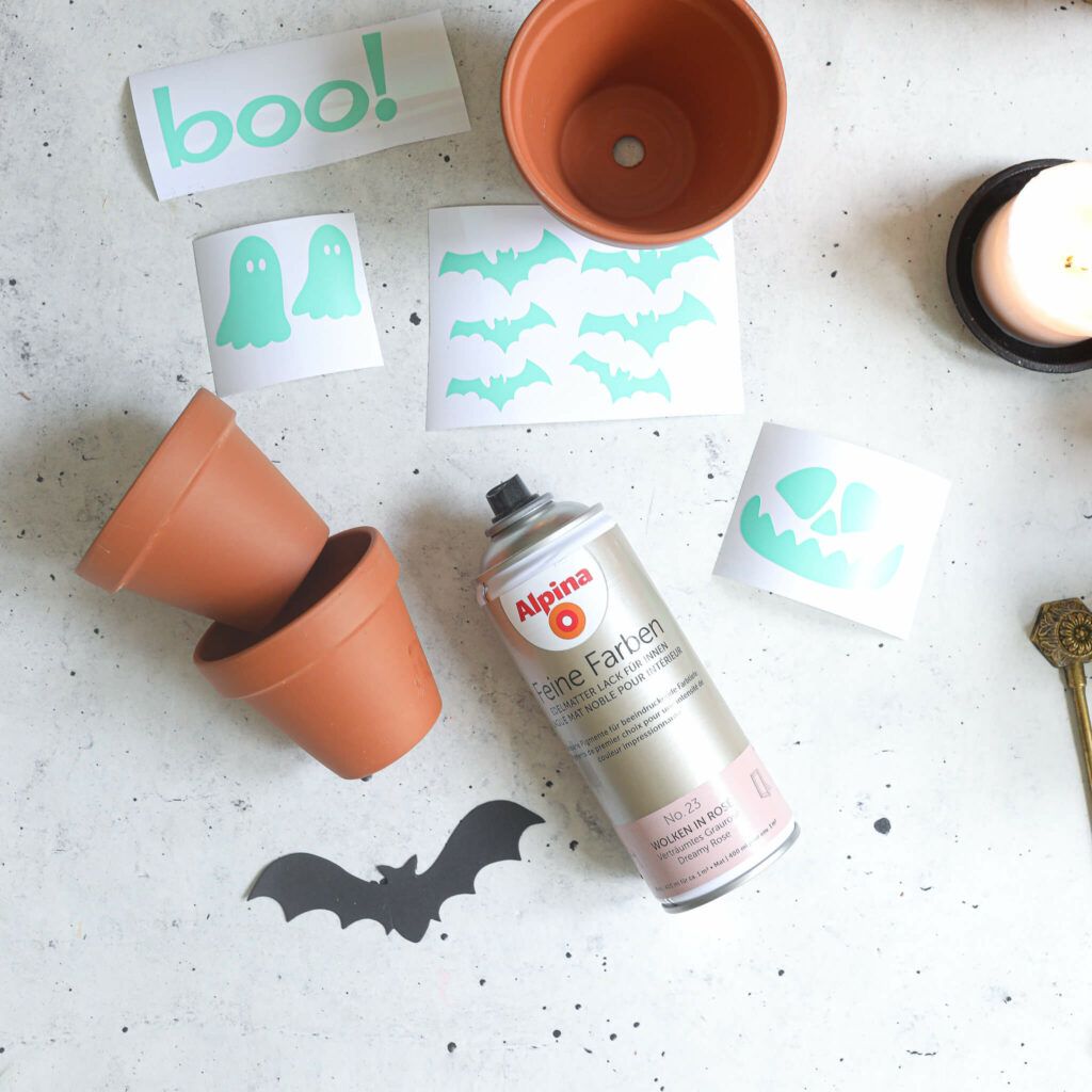Farben für Halloween Deko mit Blumentöpfen