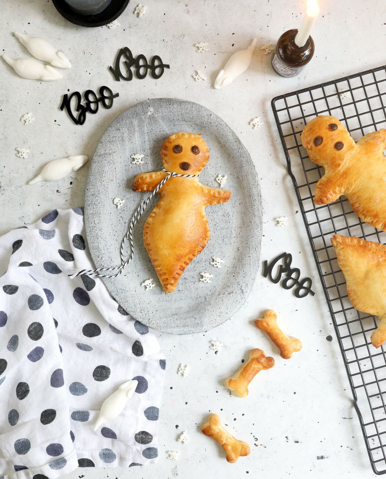 Weckmännchen Gespenster aus Hefeteig backen