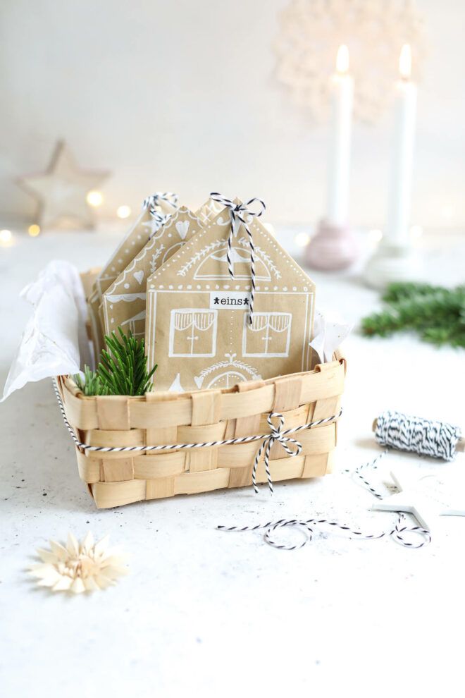 Häuschen Adventskalender aus Papiertüten