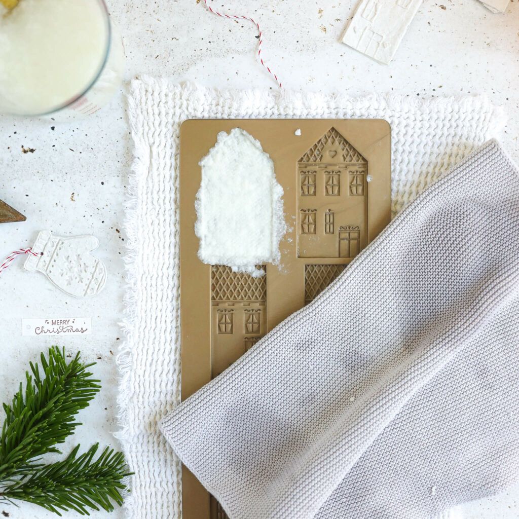 DIY Häuschen Weihnachtskarten aus Papierreliefs