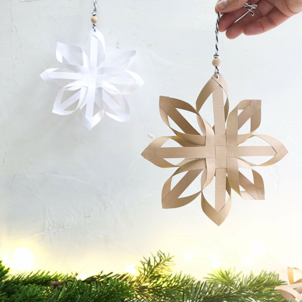 Weihnachtssterne aus Papierstreifen
