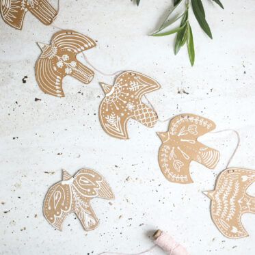 Vogel Girlande aus Pappe