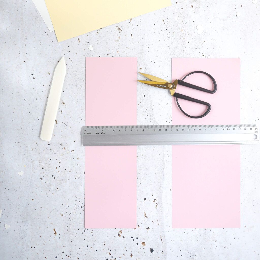 Papierstreifen ausschneiden für Hasen aus papier