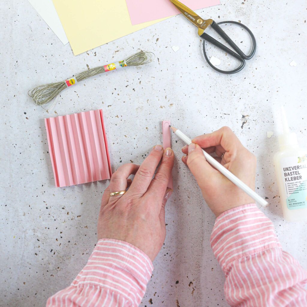 Ecken abrunden für Ziehharmonika Rosette