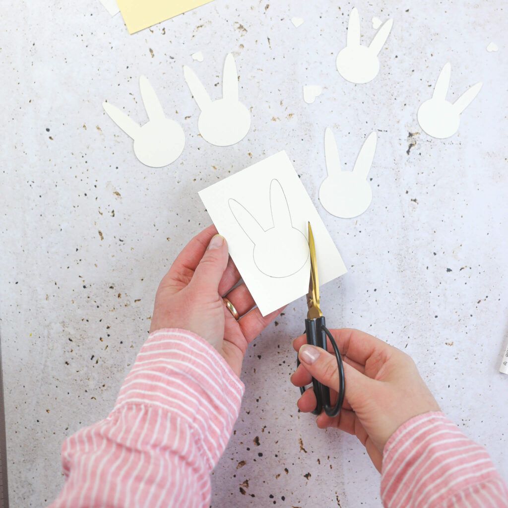 Häschen für Anhänger ausschneiden