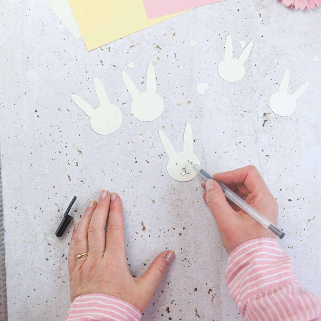 Gesichter aus Häschen aufmalen