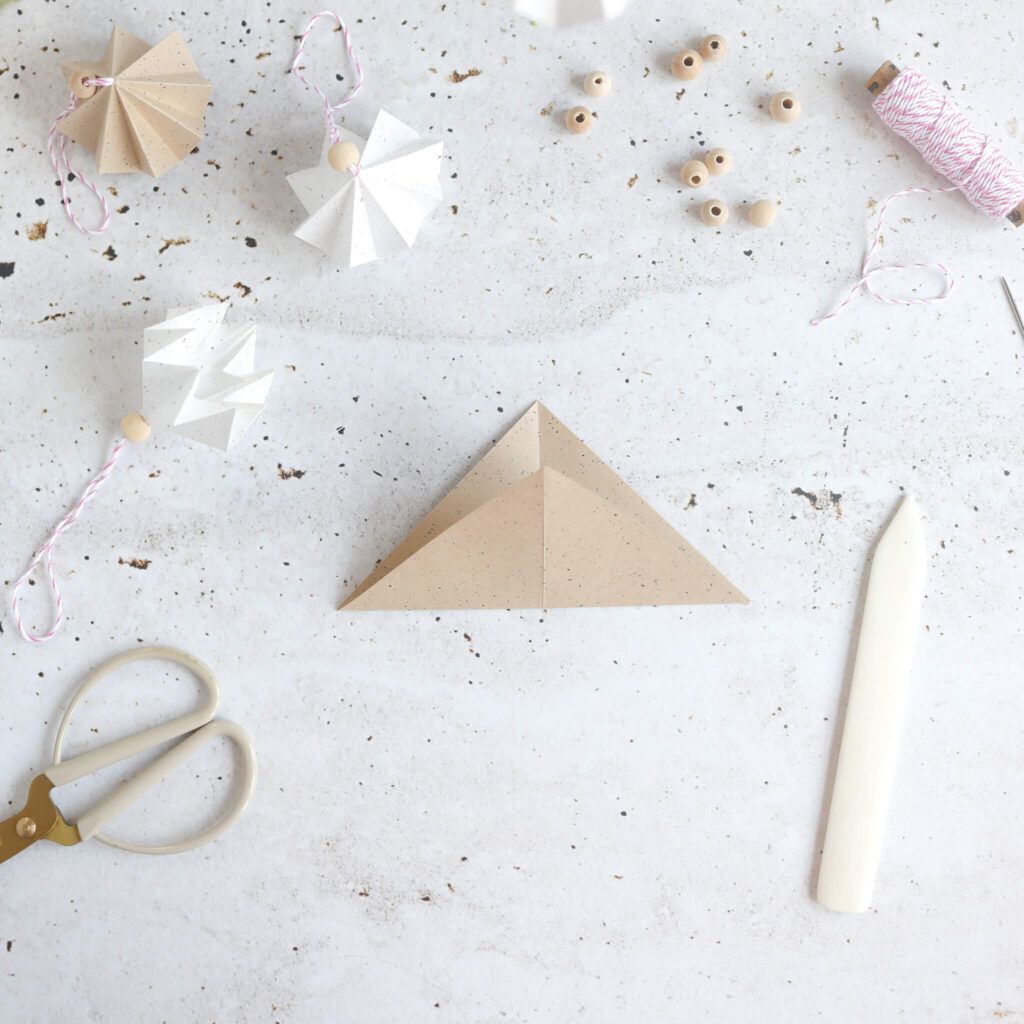 Papier diagonal falten