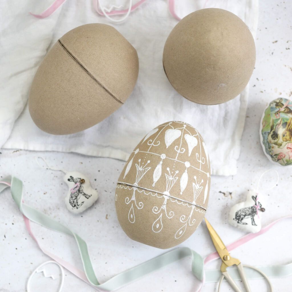 Papp Ostereier mit Motiven bemalen