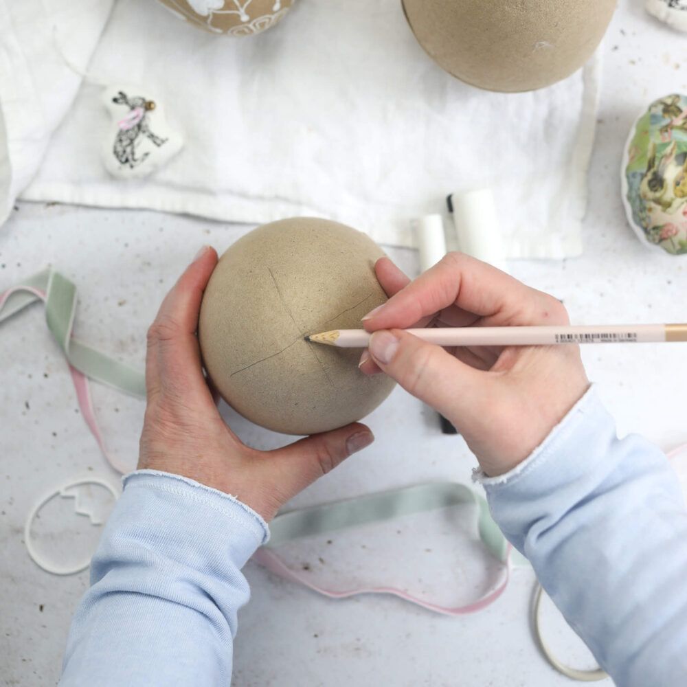 Großes Osterei Aus Pappe Zum Befüllen – Mit Holly Pond Hill Hasen | 18 Cm | Deko & Geschenkidee