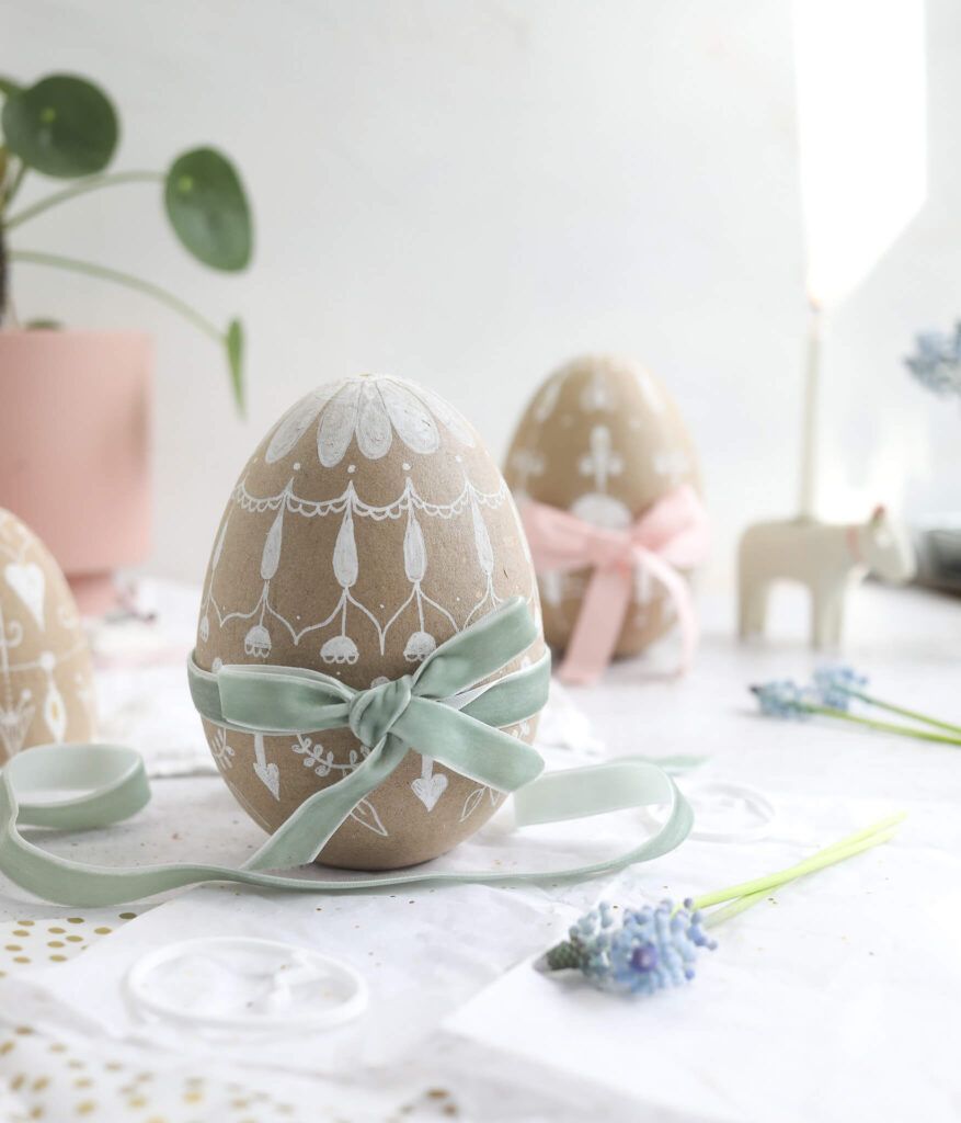 Papp Ostereier zum Befüllen mit Motiven bemalen