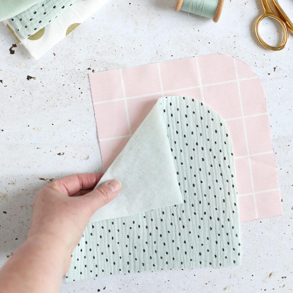 Volumenflies aus den Stoff bügeln