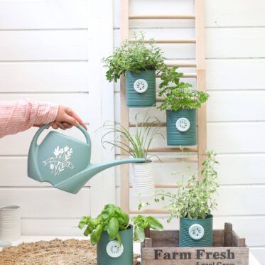 DIY Mini Pflanzenregal mit Dosen Upcycling
