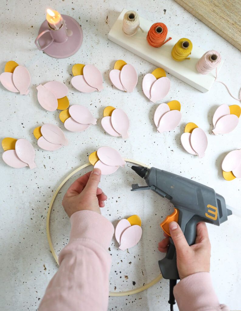 DIY Holzlöffel Kranz selber machen