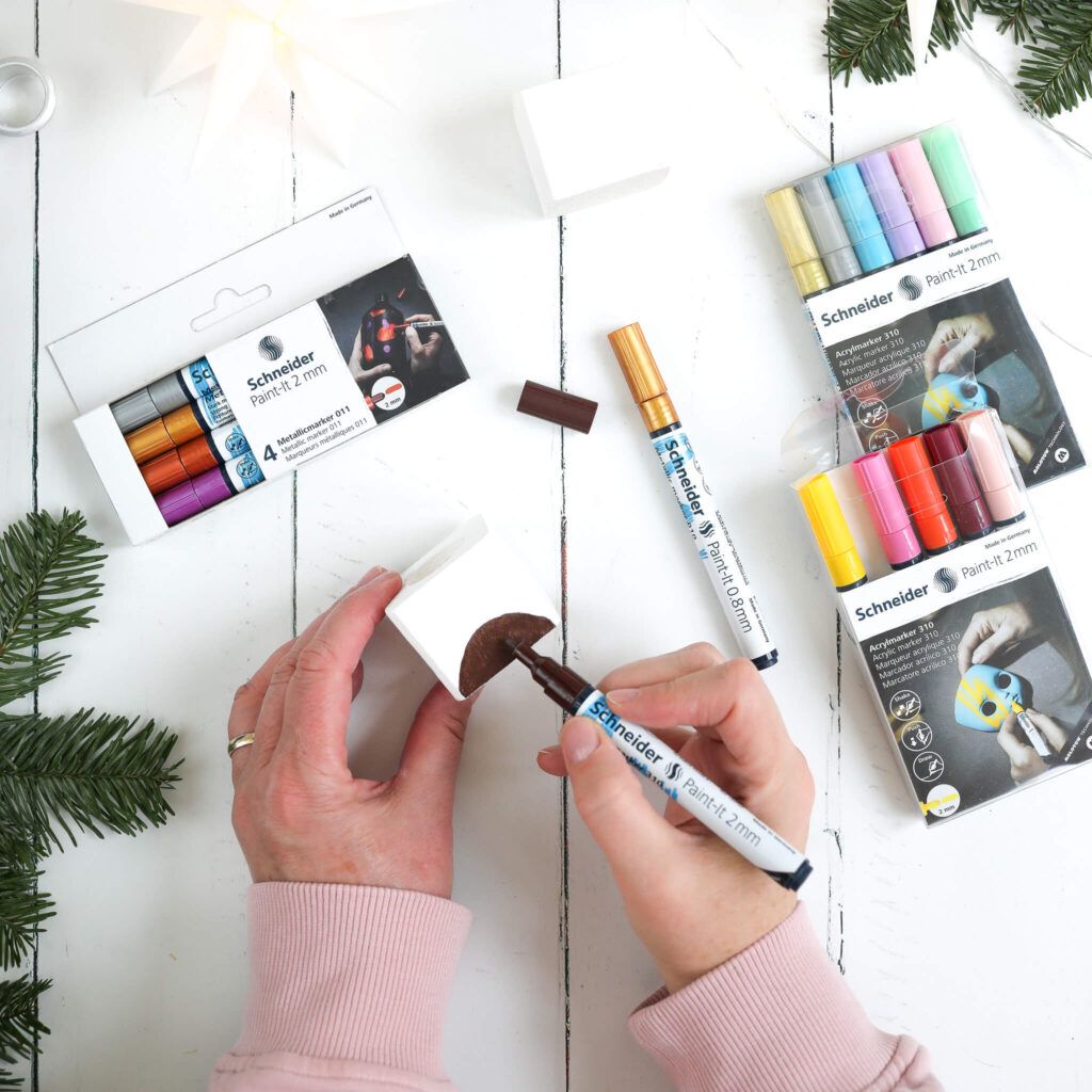 DIY Kerzenleuchter aus Holz bemalen