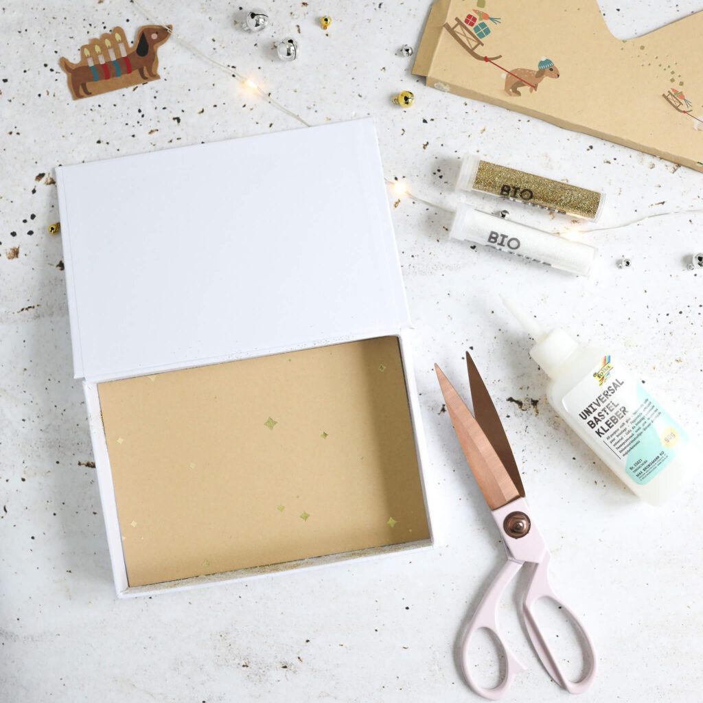 Papier in den Boden kleben