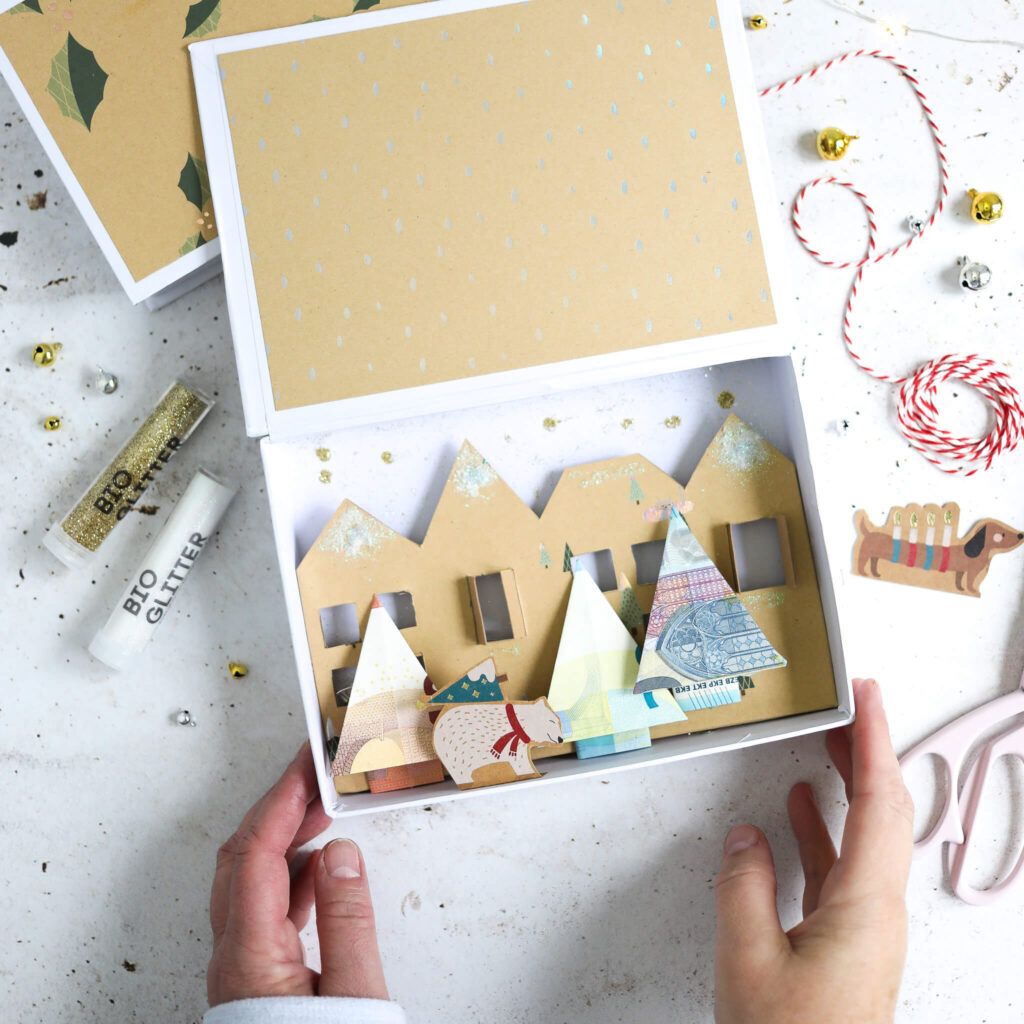 Kreative Geldgeschenke in der Box mit Tannenbäumen aus Geldscheinen