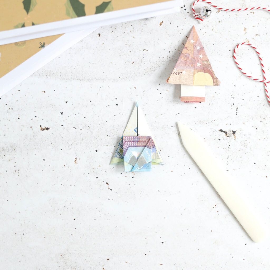 Tannenbaum aus Geld falten