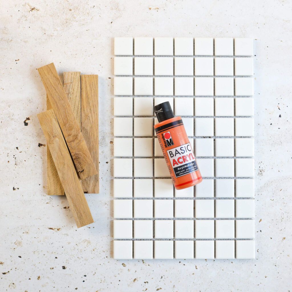 Mosaik-Fliesen Tablett mit farbigen Fugen selber machen