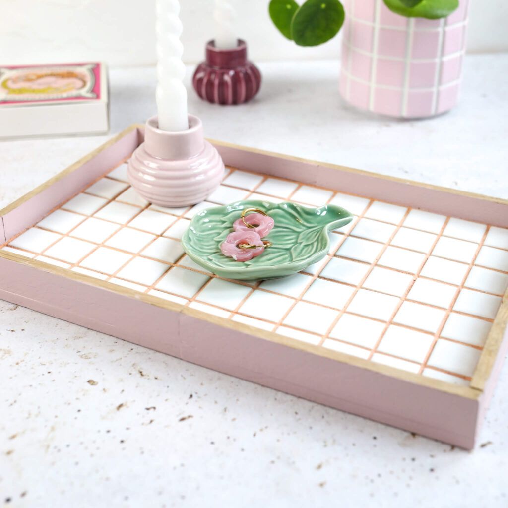 Mosaik-Fliesen Tablett aus Klötzchen selber machen