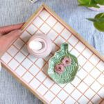 Mosaik-Fliesen Tablett mit farbigen Fugen selber machen