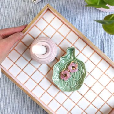 Mosaik-Fliesen Tablett mit farbigen Fugen selber machen