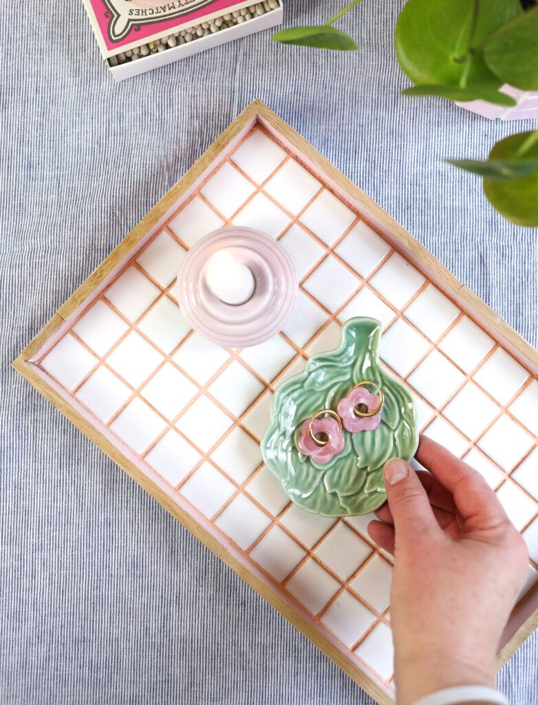 Mosaik-Fliesen Tablett mit farbigen Fugen