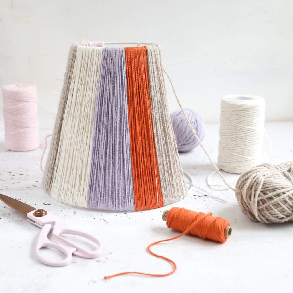 Lampenschirm Upcycling mit Wolle