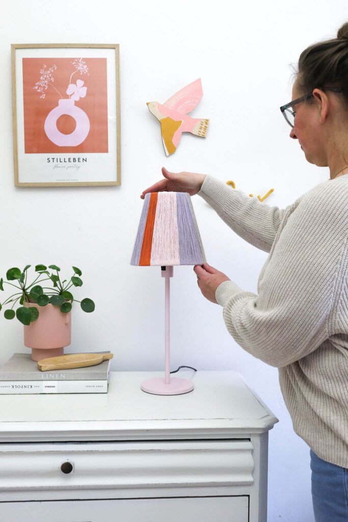 Lampenschirm mit Wolle umwickeln DIY