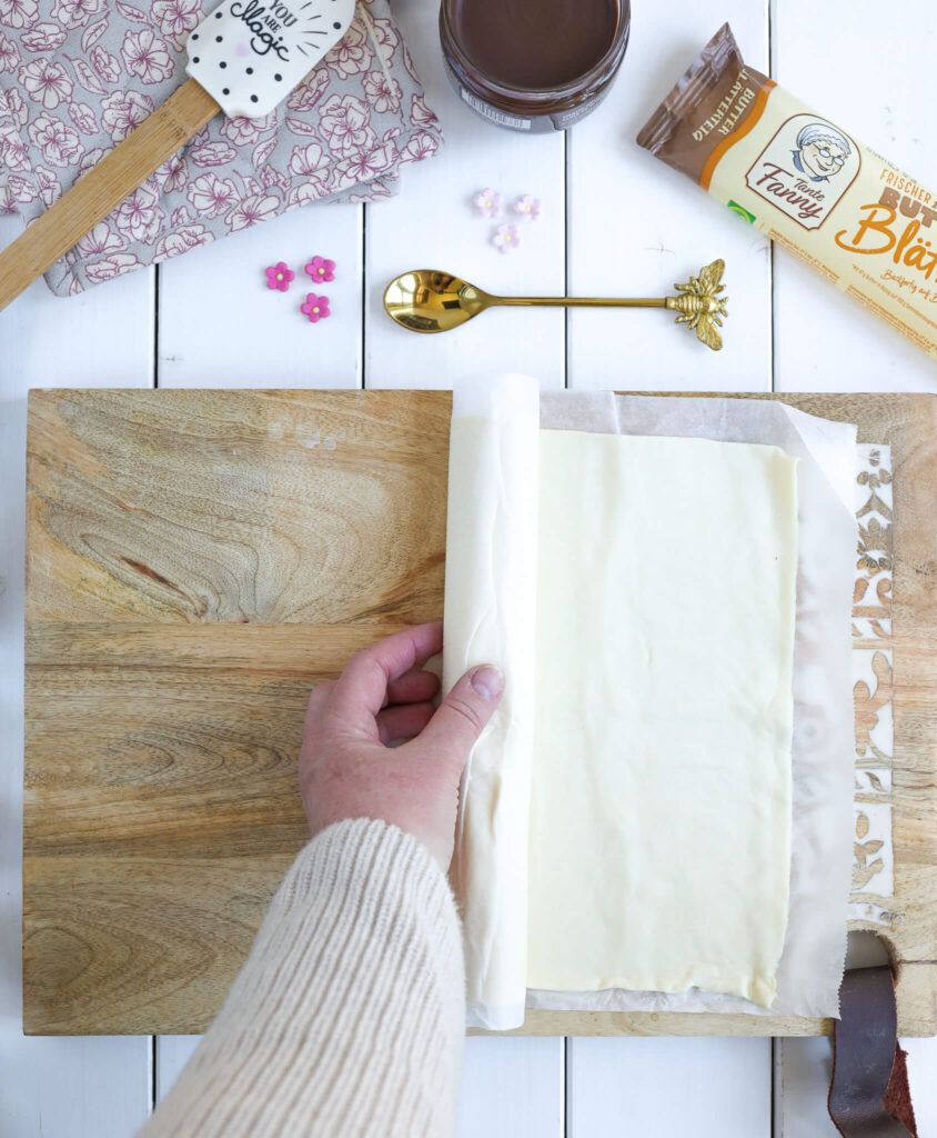 Blätterteig ausrollen