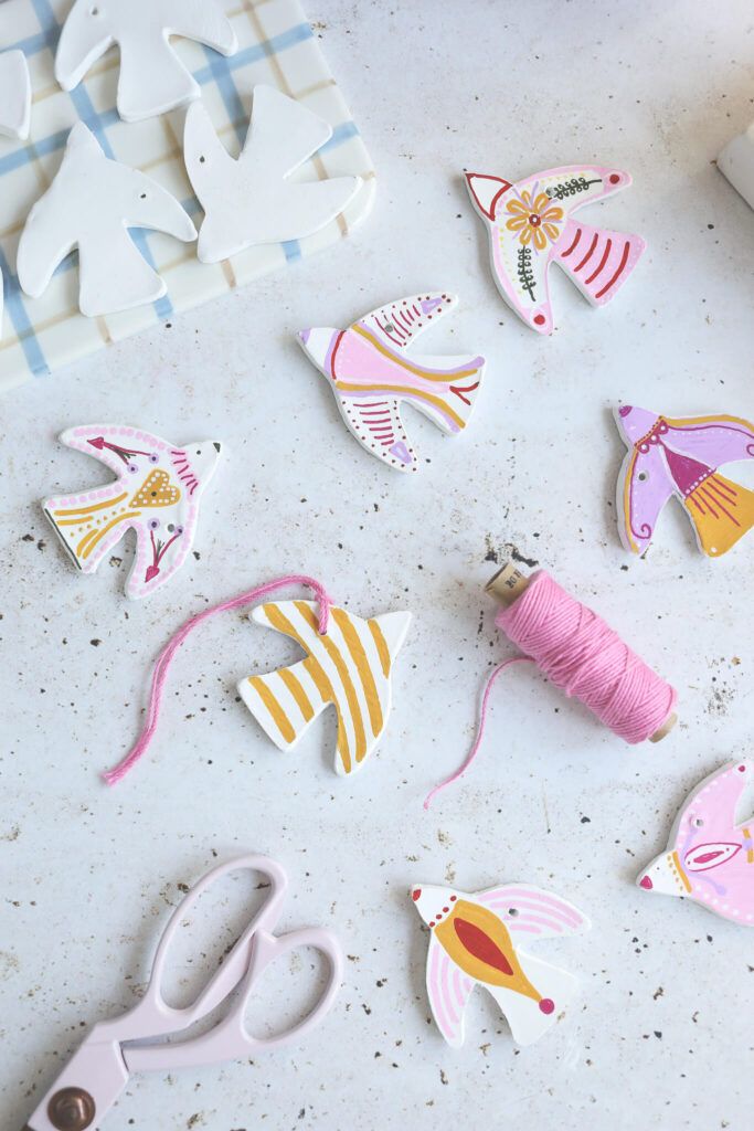 Vogel Osteranhänger aus Modelliermasse