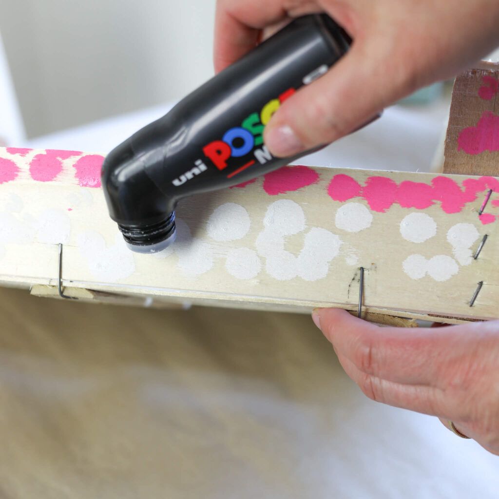 Obstkiste mit Farberlauf anmalen