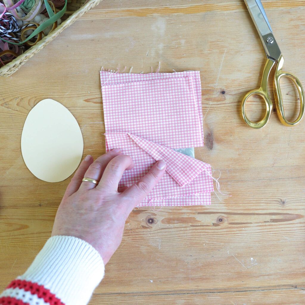 Befüllbare Ostereier aus Stoff zusammennähen