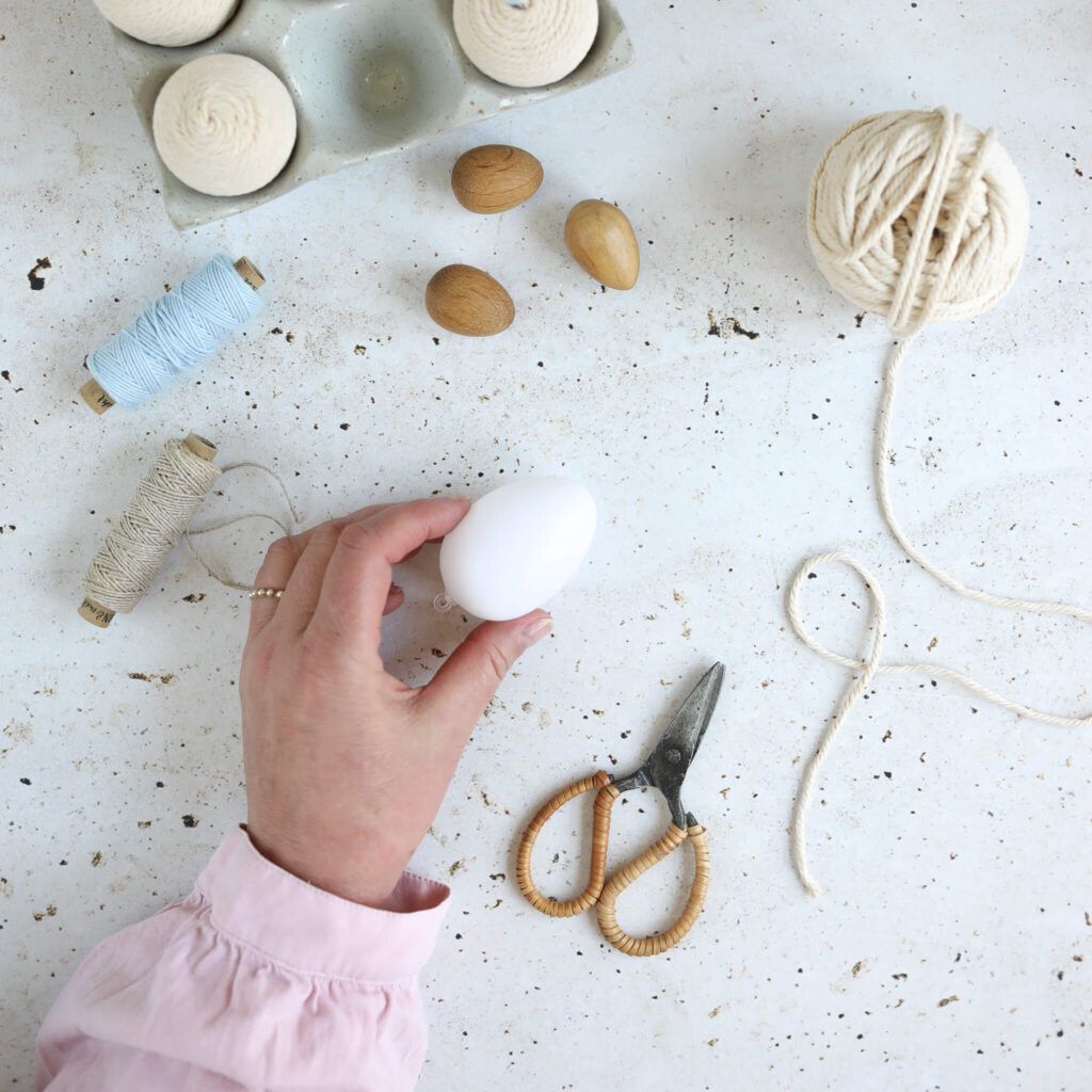 Ostereier mit Garn umwickeln - Material